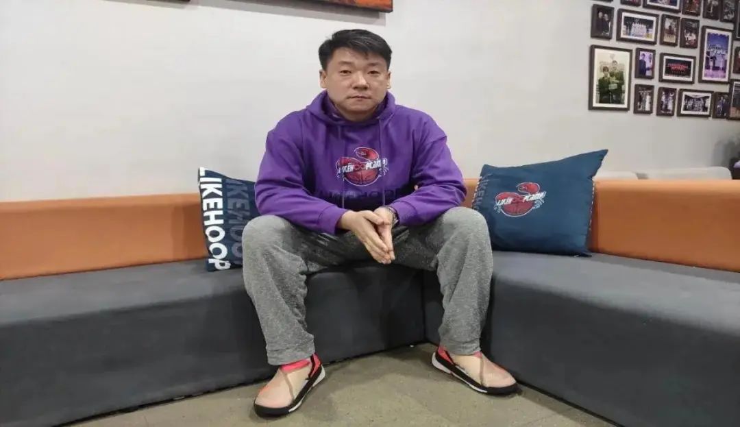 如何使用专业设备进行高效的篮板训练?_1